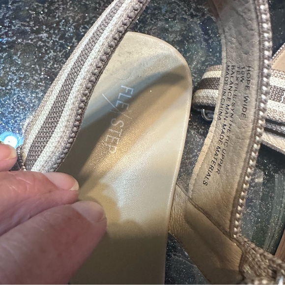 Rhinestone Detailing Elegant White Sandals Size 10 Wide - Picture 4 of 9